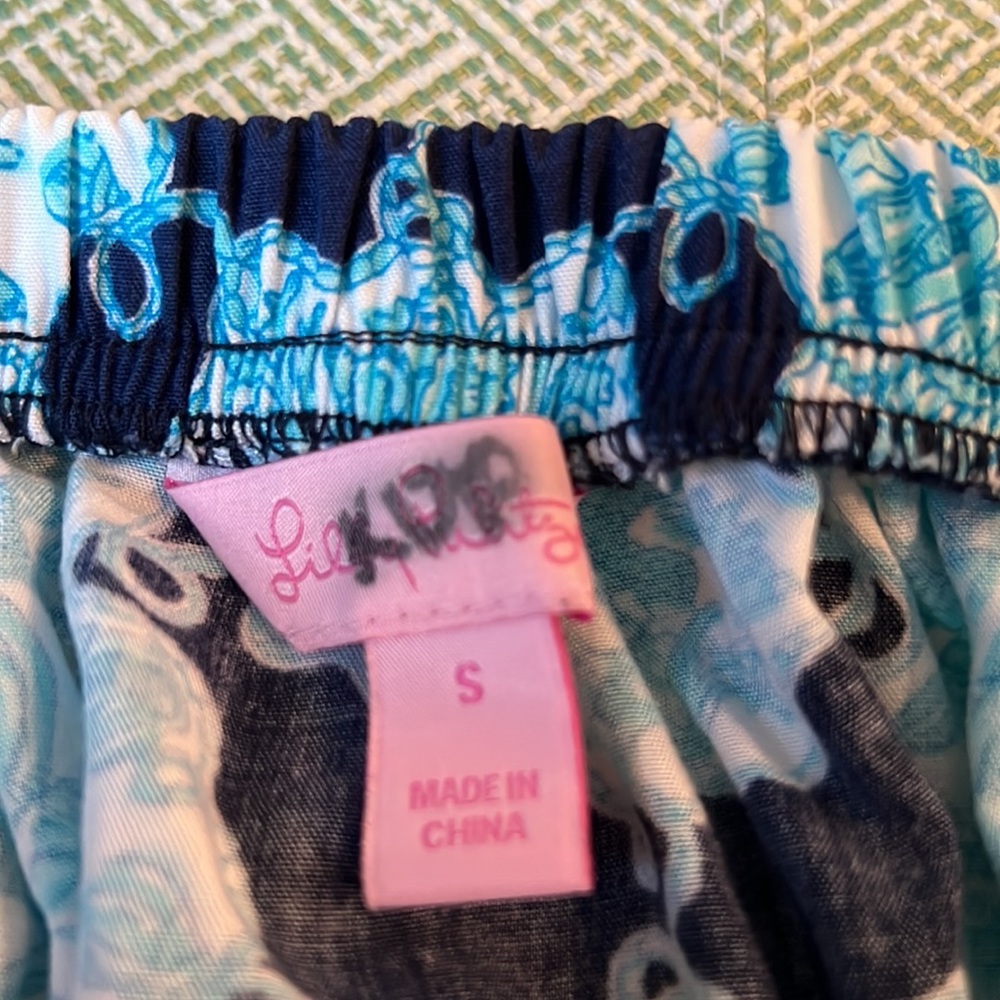 Lilly Pulitzer, patterned romper, size small with tie waist - Picture 3 of 3